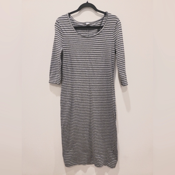 Old Navy Dresses & Skirts - Old Navy Strip Dress